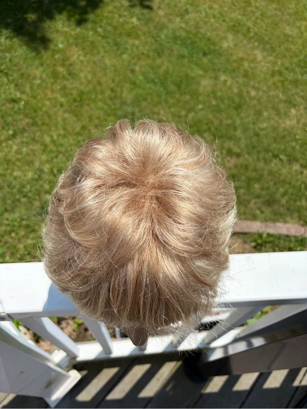Short blonde wavy pixie cut synthetic wig with bangs
